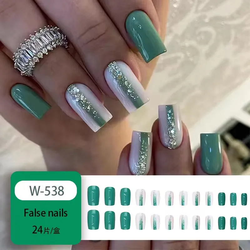 أظافر صناعية  nails